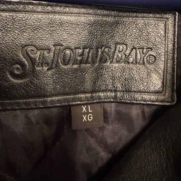 St. John’s Bay Vintage Leather Jacket Mens Size XL
90’s bomber zipper - Picture 4 of 12